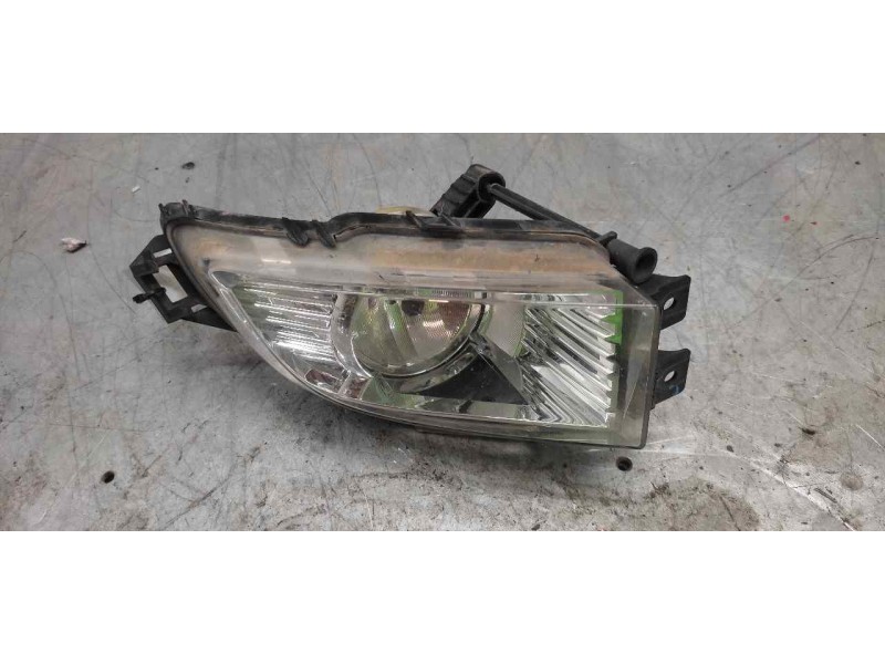 Recambio de faro antiniebla izquierdo para opel insignia berlina cosmo referencia OEM IAM 13226828 2 PINS 