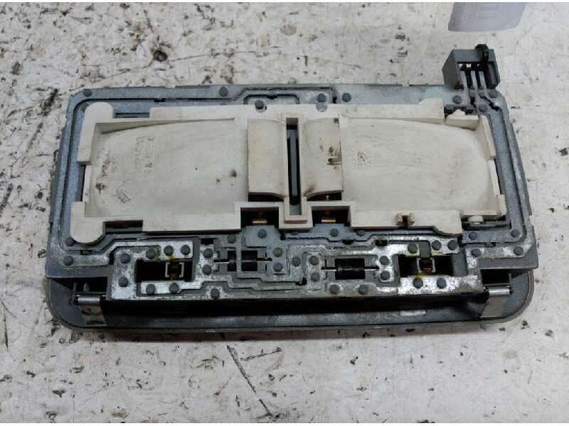 Recambio de luz interior para peugeot boxer caja cerrada (bat. 3450) (333) hdi (335) referencia OEM IAM   