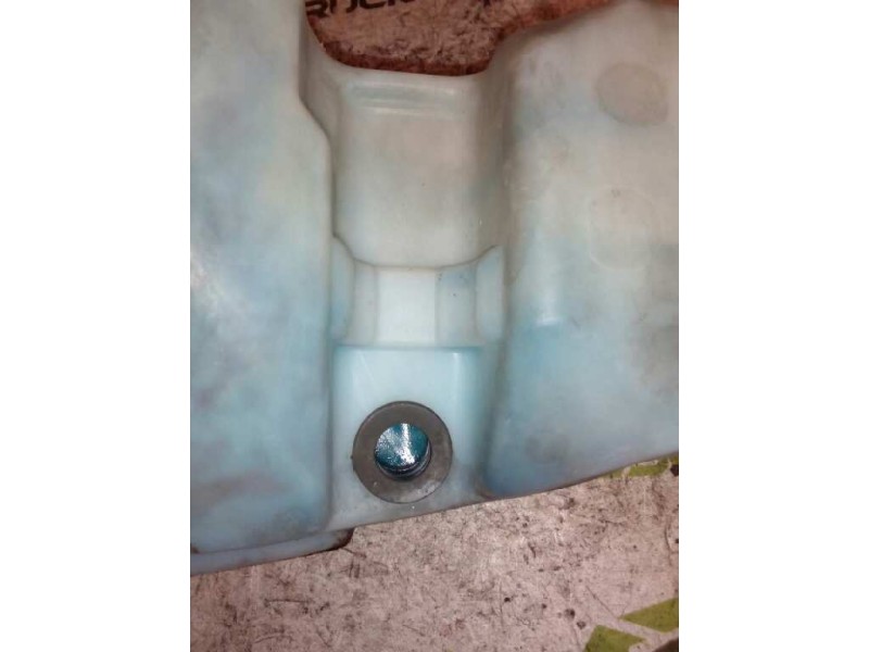 Recambio de deposito limpia para renault mascott fg 120. 35/55/65 cabina individual referencia OEM IAM 8200146985  