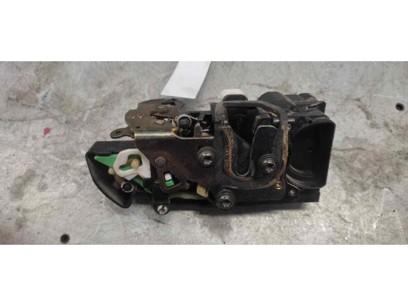 Recambio de cerradura puerta delantera derecha para opel frontera b basis referencia OEM IAM 16639860  