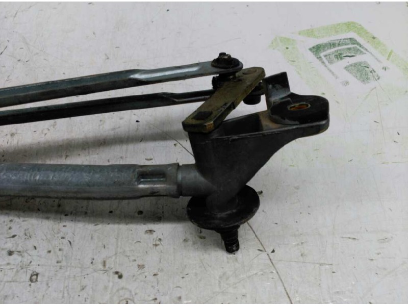 Recambio de motor limpia delantero para nissan almera (n16/e) acenta referencia OEM IAM 404582 VALEO 