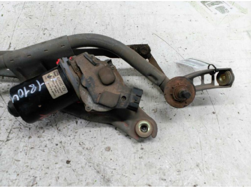Recambio de motor limpia delantero para nissan almera (n16/e) acenta referencia OEM IAM 404582 VALEO 