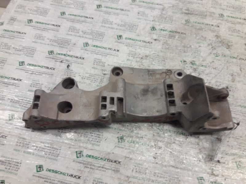 Recambio de soporte alternador para volkswagen golf iv berlina (1j1) básico referencia OEM IAM 06A903143H  