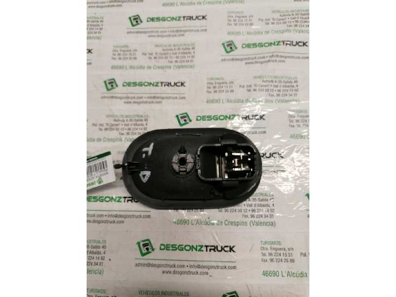 Recambio de maneta interior trasera derecha para renault scenic ii referencia OEM IAM 8200028486  