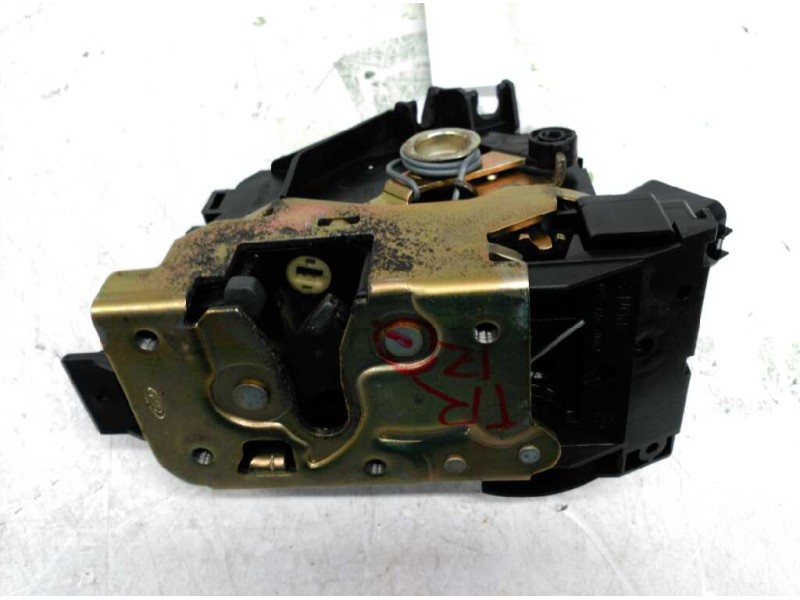 Recambio de cerradura puerta trasera izquierda para ford focus turnier (cak) ambiente referencia OEM IAM XS41A26413BH  