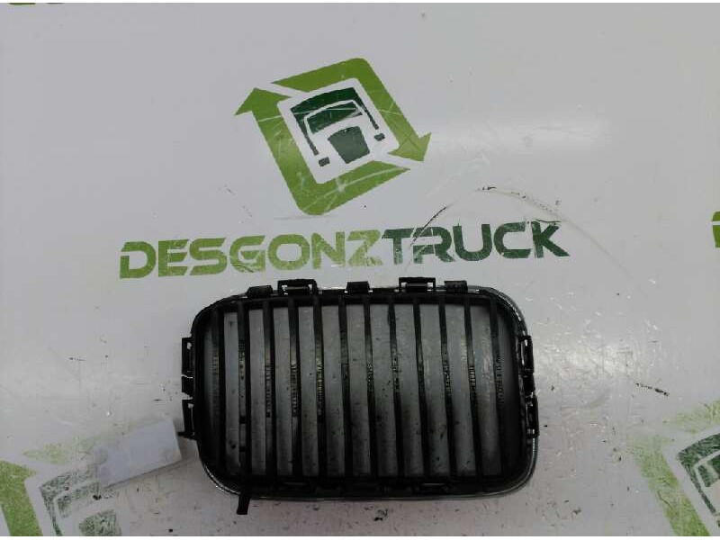 Recambio de rejilla delantera izquierda para bmw serie 3 berlina (e36) 318i referencia OEM IAM 5113-8122237GHD  