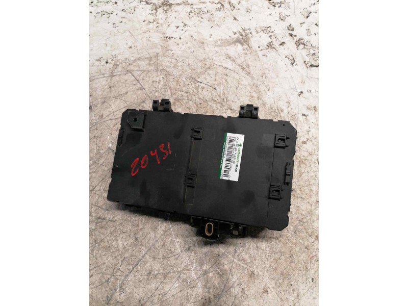 Recambio de caja reles / fusibles para opel astra h berlina cosmo referencia OEM IAM 13206762 5DK00866932 