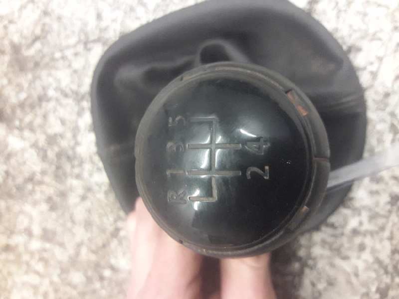 Recambio de pomo palanca cambio para volkswagen caddy ka/kb (2k) furg. referencia OEM IAM 2K0711113NGC  
