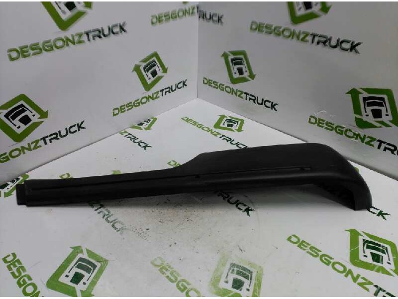 Recambio de molduras traseras para renault rapid/express (f40) 1.9 d familiar (f40p) referencia OEM IAM  DERECHO 