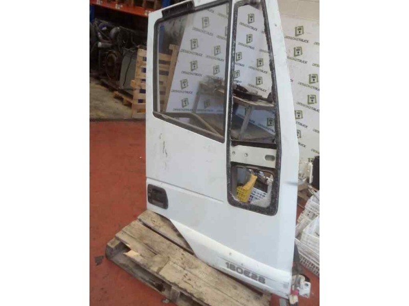 Recambio de puerta delantera derecha para iveco eurocargo fg 180 e larga distancia referencia OEM IAM   