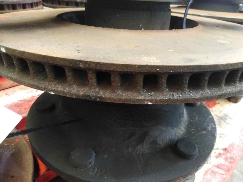 Recambio de buje delantero para renault midlum referencia OEM IAM   