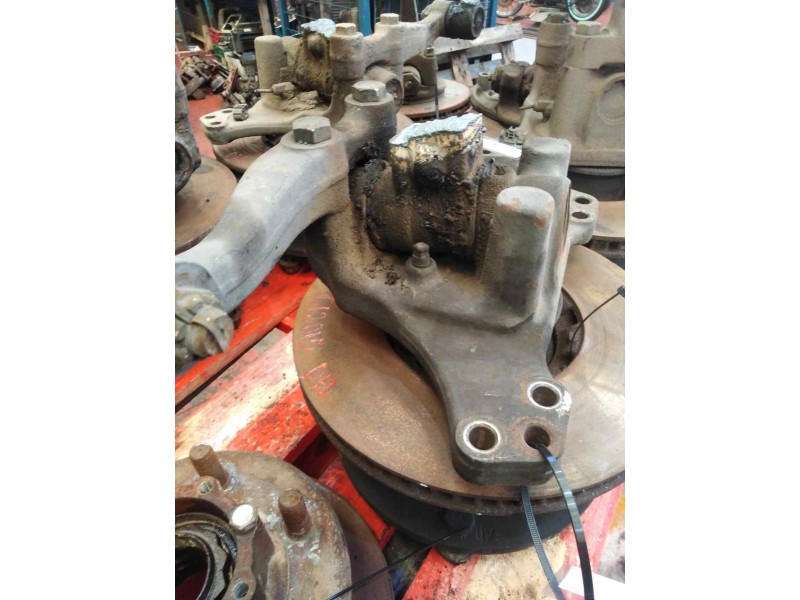 Recambio de mangueta delantera derecha para renault midlum referencia OEM IAM   