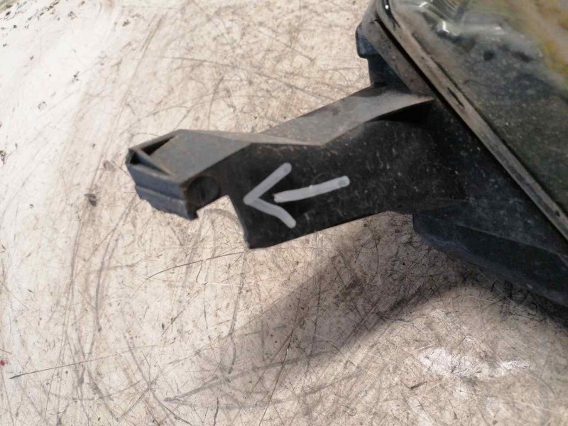 Recambio de faro antiniebla derecho para peugeot 407 st sport pack referencia OEM IAM   2 PINS