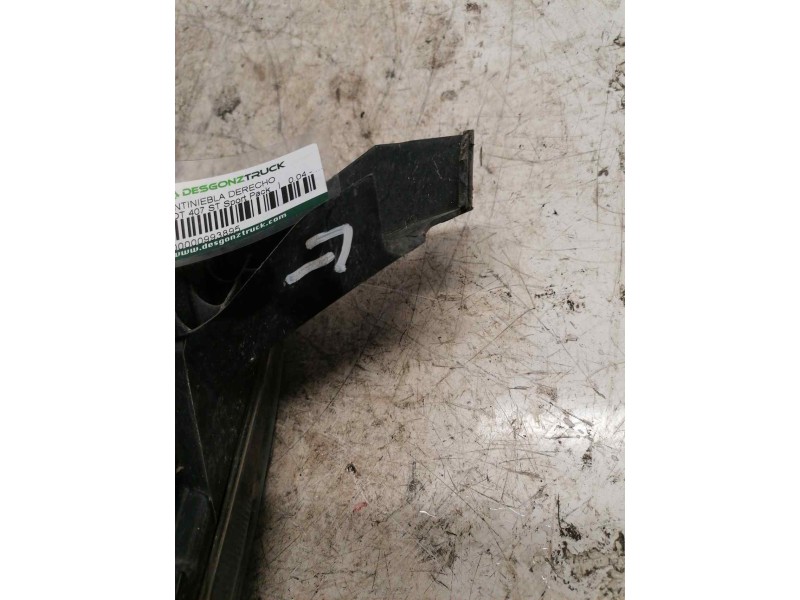 Recambio de faro antiniebla derecho para peugeot 407 st sport pack referencia OEM IAM   2 PINS