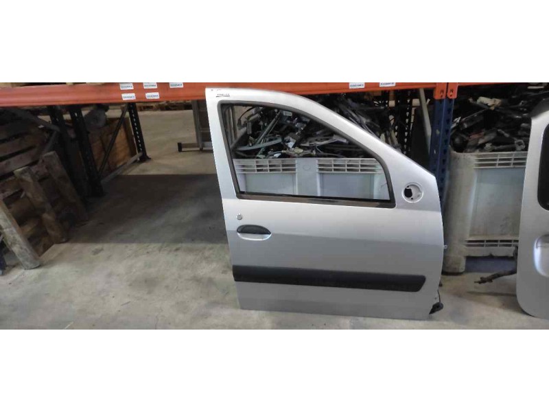 Recambio de puerta delantera derecha para dacia logan laureate referencia OEM IAM   