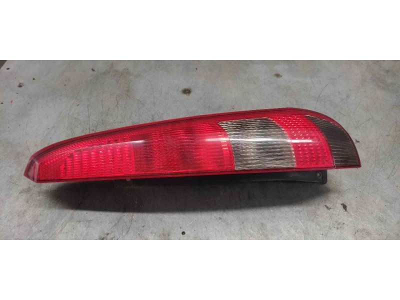 Recambio de piloto trasero derecho para ford fiesta (cbk) ambiente referencia OEM IAM   