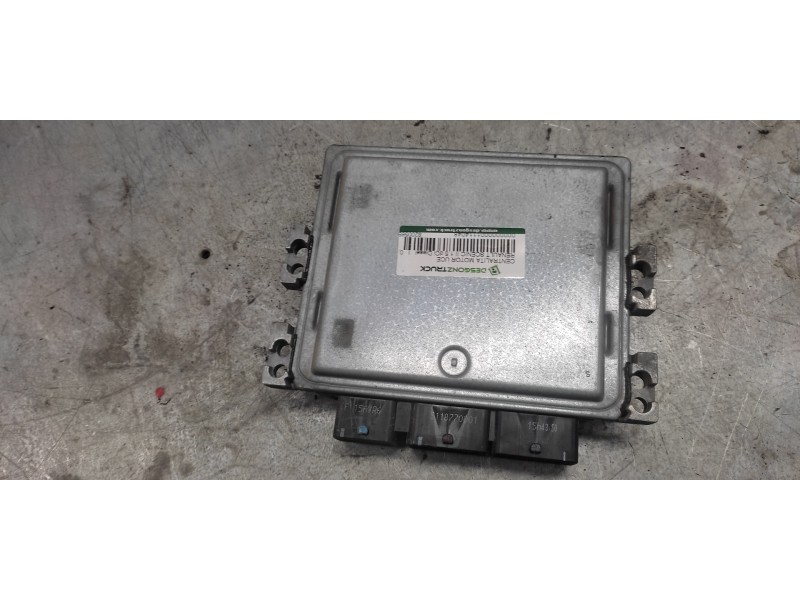 Recambio de centralita motor uce para renault scenic ii 1.5 dci diesel referencia OEM IAM 8200565863 8200592611 
