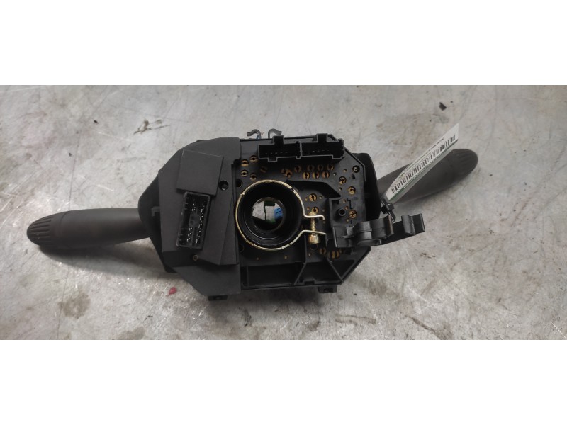 Recambio de mando multifuncion para fiat punto berlina (188) 1.9 d (i) referencia OEM IAM B822  
