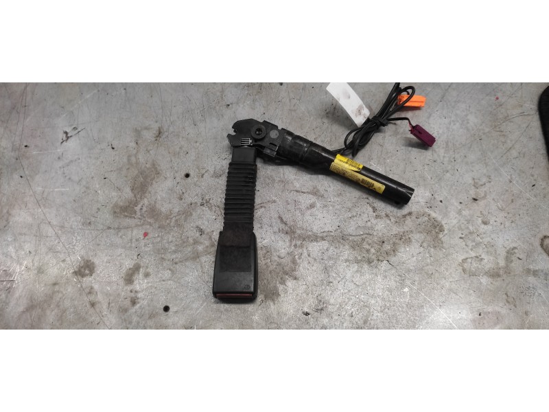 Recambio de pretensor airbag derecho para ford focus berlina (cap) ghia referencia OEM IAM   