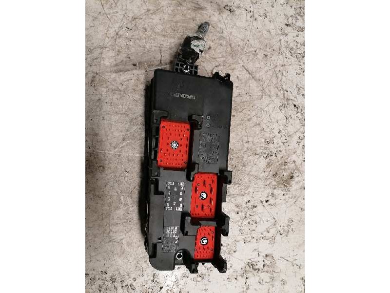 Recambio de caja reles / fusibles para opel vectra c berlina cosmo referencia OEM IAM 13240243 519171102 