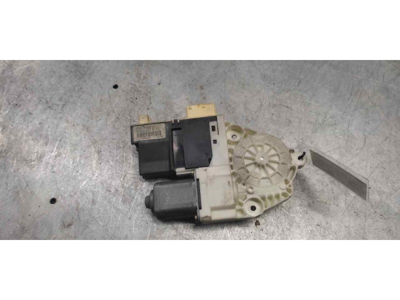 Recambio de motor elevalunas delantero derecho para citroën c4 coupe vtr plus referencia OEM IAM 996388101  