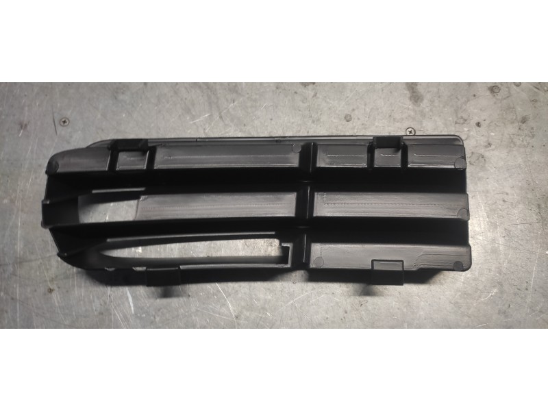 Recambio de rejilla paragolpes izquierda para volkswagen golf iv berlina (1j1) básico referencia OEM IAM 0907717  