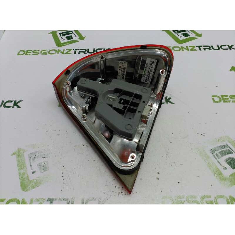 Recambio de piloto trasero izquierdo para mercedes-benz clase c (w202) berlina 200 (202.020) referencia OEM IAM 8203564  