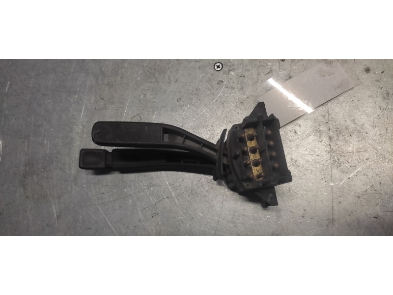 Recambio de mando multifuncion para ford sierra berlina básico referencia OEM IAM 83BG11K665GA  