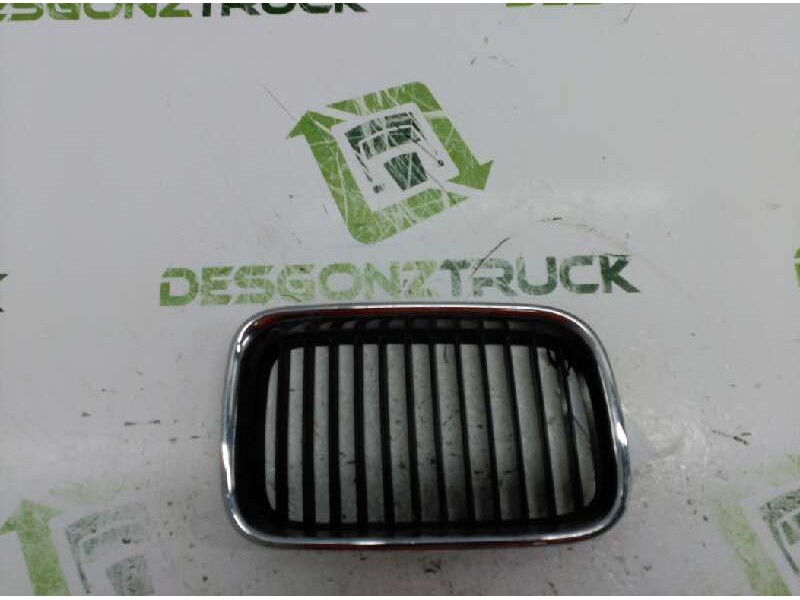 Recambio de rejilla delantera derecha para bmw serie 3 coupe (e36) 318is se referencia OEM IAM 51138122238  