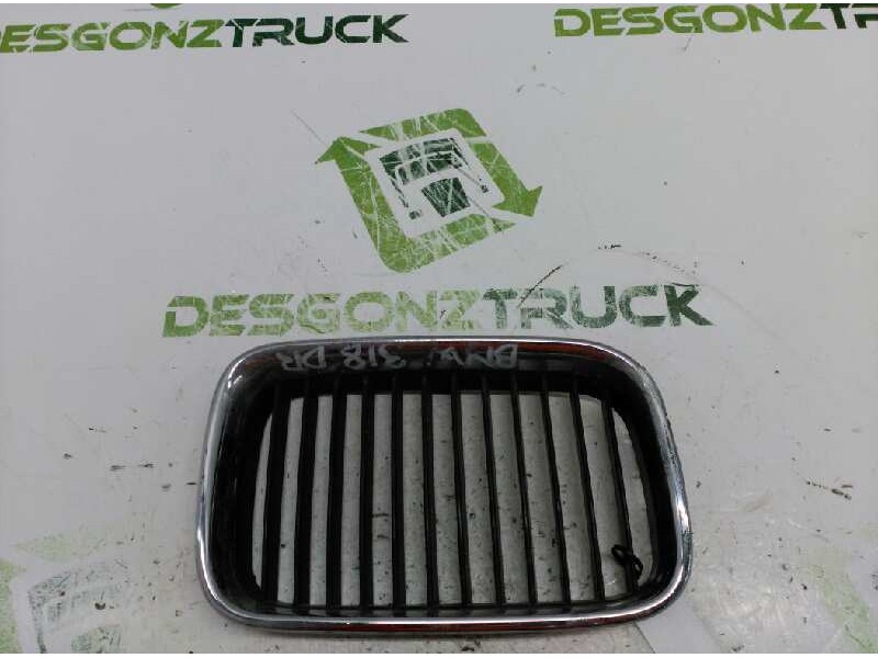 Recambio de rejilla delantera derecha para bmw serie 3 coupe (e36) 318is se referencia OEM IAM 51138122238  