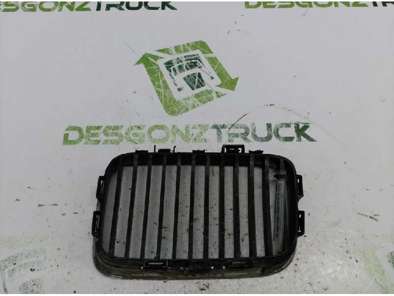 Recambio de rejilla delantera derecha para bmw serie 3 coupe (e36) 318is se referencia OEM IAM 51138122238  