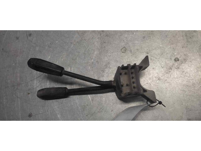 Recambio de mando multifuncion para ford fiesta berl./express festival / cl referencia OEM IAM 77FG11K665CA  