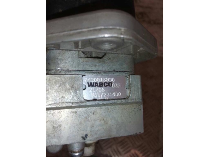 Recambio de palanca freno de mano para renault premium distribution 7.2 diesel referencia OEM IAM 7420813850 9617231400 