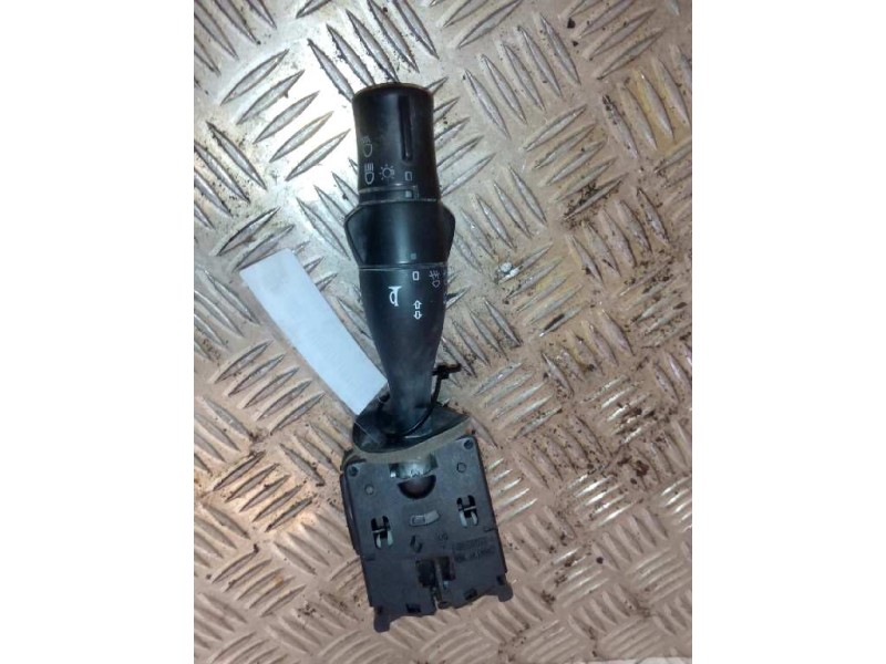 Recambio de mando intermitentes para renault premium route 2006 fas 4x2 larga distancia referencia OEM IAM   