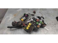 Recambio de caja reles / fusibles para opel corsa c club referencia OEM IAM 13109962  