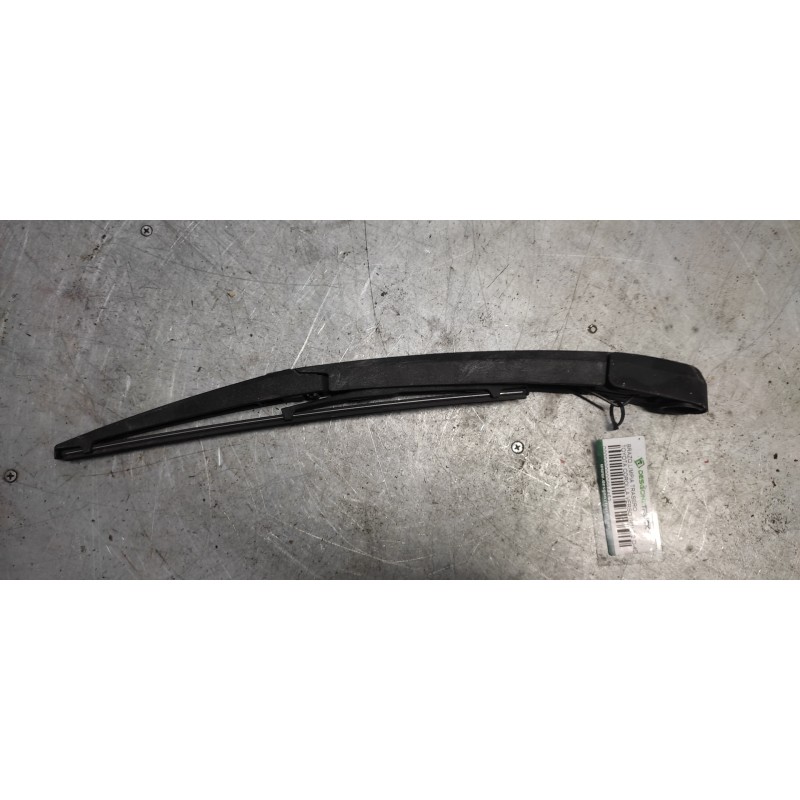 Recambio de brazo limpia trasero para toyota corolla verso (r1) 2,2 d-4d sport referencia OEM IAM   