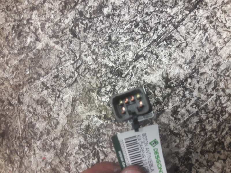 Recambio de boton antiniebla para kia carens 2.0 crdi ex monovolumen referencia OEM IAM  6 PINS 