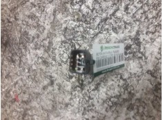 Recambio de boton antiniebla trasero para kia carens 2.0 crdi ex monovolumen referencia OEM IAM  6 PINS  2