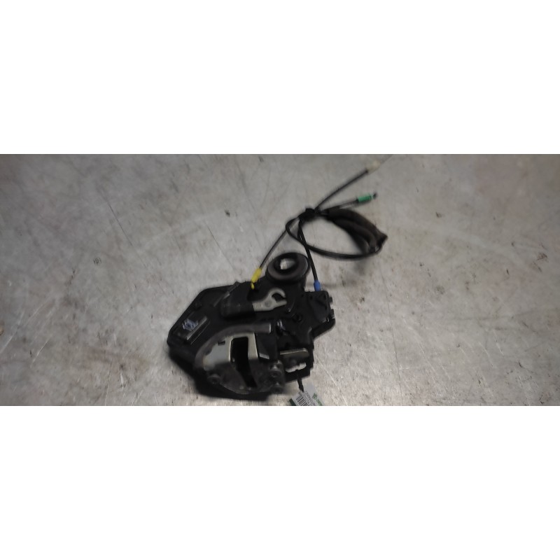 Recambio de cerradura puerta trasera izquierda para toyota corolla verso (r1) 2,2 d-4d sport referencia OEM IAM   