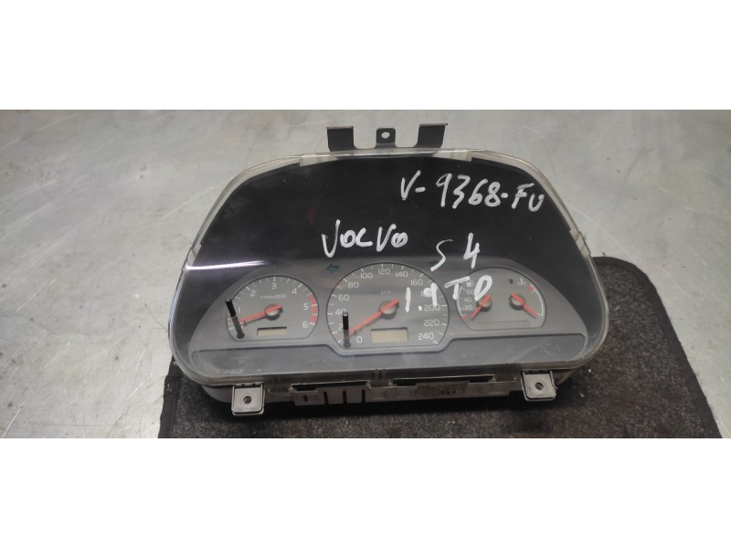 Recambio de cuadro instrumentos para volvo s40 berlina 1.9 turbodiesel referencia OEM IAM 30864182 30864002 V40E