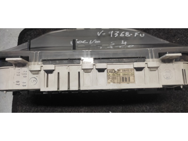 Recambio de cuadro instrumentos para volvo s40 berlina 1.9 turbodiesel referencia OEM IAM 30864182 30864002 V40E