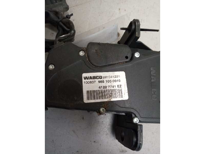 Recambio de pedal acelerador para iveco stralis (ad/at) 7.8 diesel referencia OEM IAM 41227741  