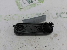 Recambio de maneta elevalunas trasera izquierda para peugeot 205 berlina 1.1 mito referencia OEM IAM    2