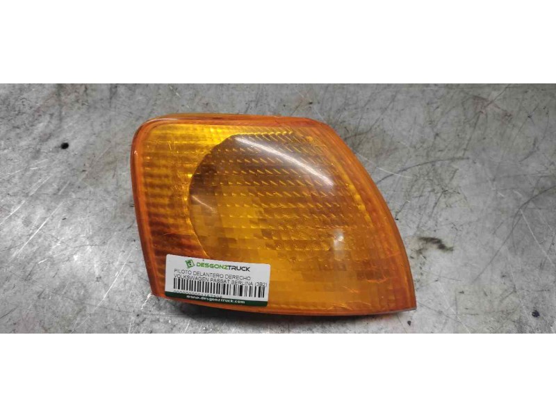 Recambio de piloto delantero derecho para volkswagen passat berlina (3b2) comfortline referencia OEM IAM   2 PINS