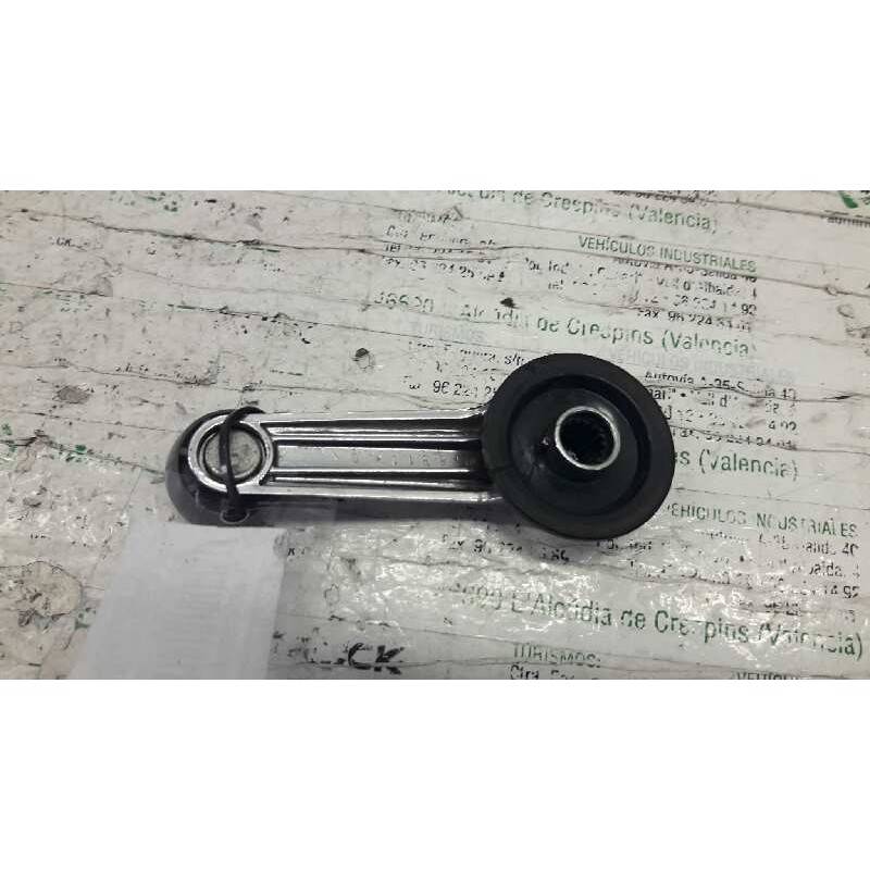 Recambio de maneta elevalunas delantera derecha para nissan patrol (k/w260) corto ta referencia OEM IAM   