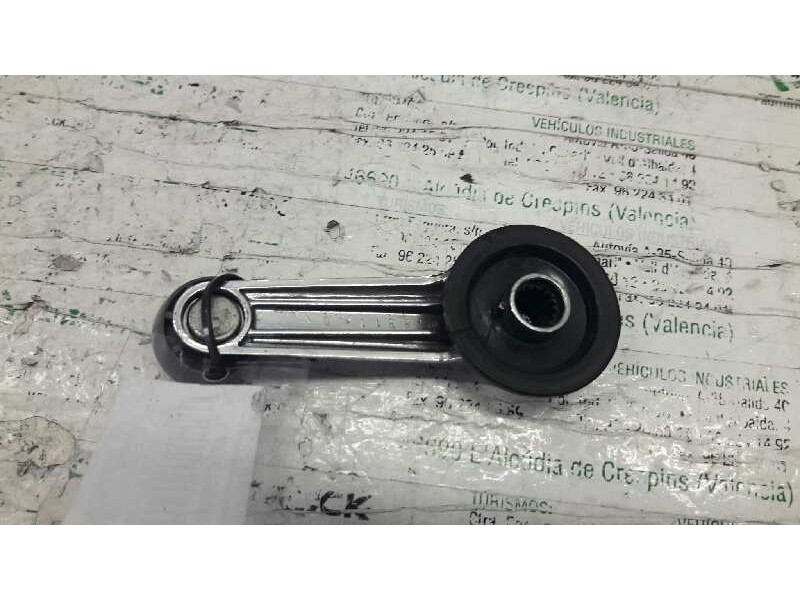 Recambio de maneta elevalunas delantera derecha para nissan patrol (k/w260) corto ta referencia OEM IAM   