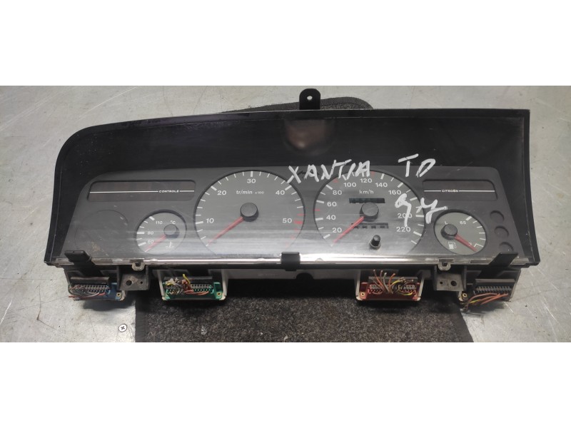 Recambio de cuadro instrumentos para citroën xantia berlina 1.9 td sx referencia OEM IAM 9621847180  