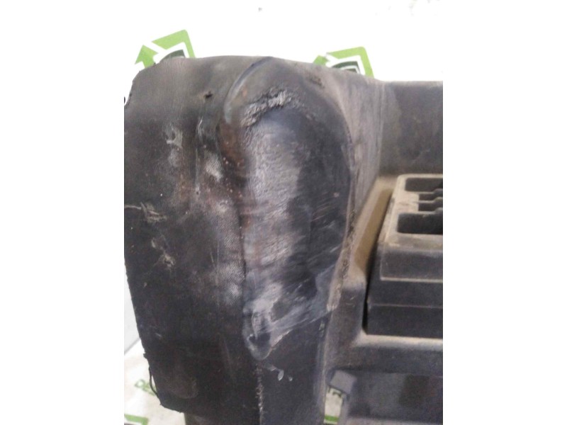 Recambio de peldaño izquierdo para renault serie t fg 4x2 cabina high-sleeper referencia OEM IAM 82574835  