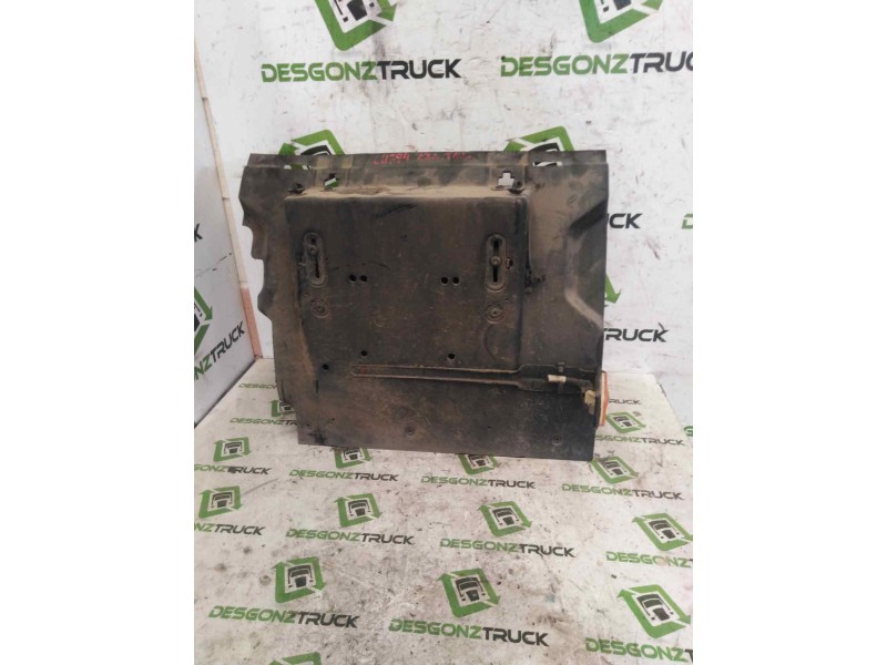 Recambio de guardabarros trasero izquierdo para renault serie t fg 4x2 cabina high-sleeper referencia OEM IAM DELANTERO  
