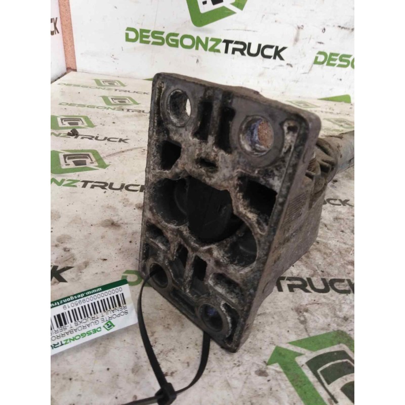 Recambio de soporte guardabarros trasero para renault serie t fg 4x2 cabina high-sleeper referencia OEM IAM IZQUIERDO  